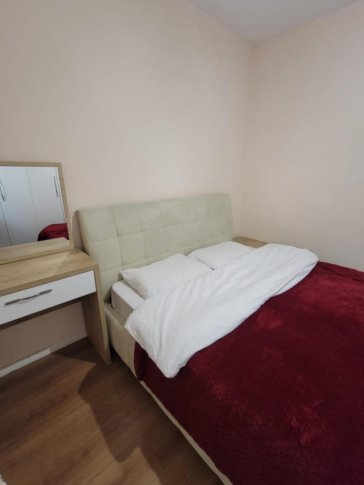Apartamento Ajla Komuna Apartament Tirana Exterior foto